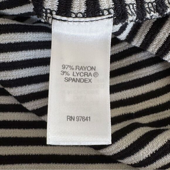 J.Jill Wearever Tunic Sweater Top Stripe Black White Staple Mature Size M Petite - Picture 8 of 9